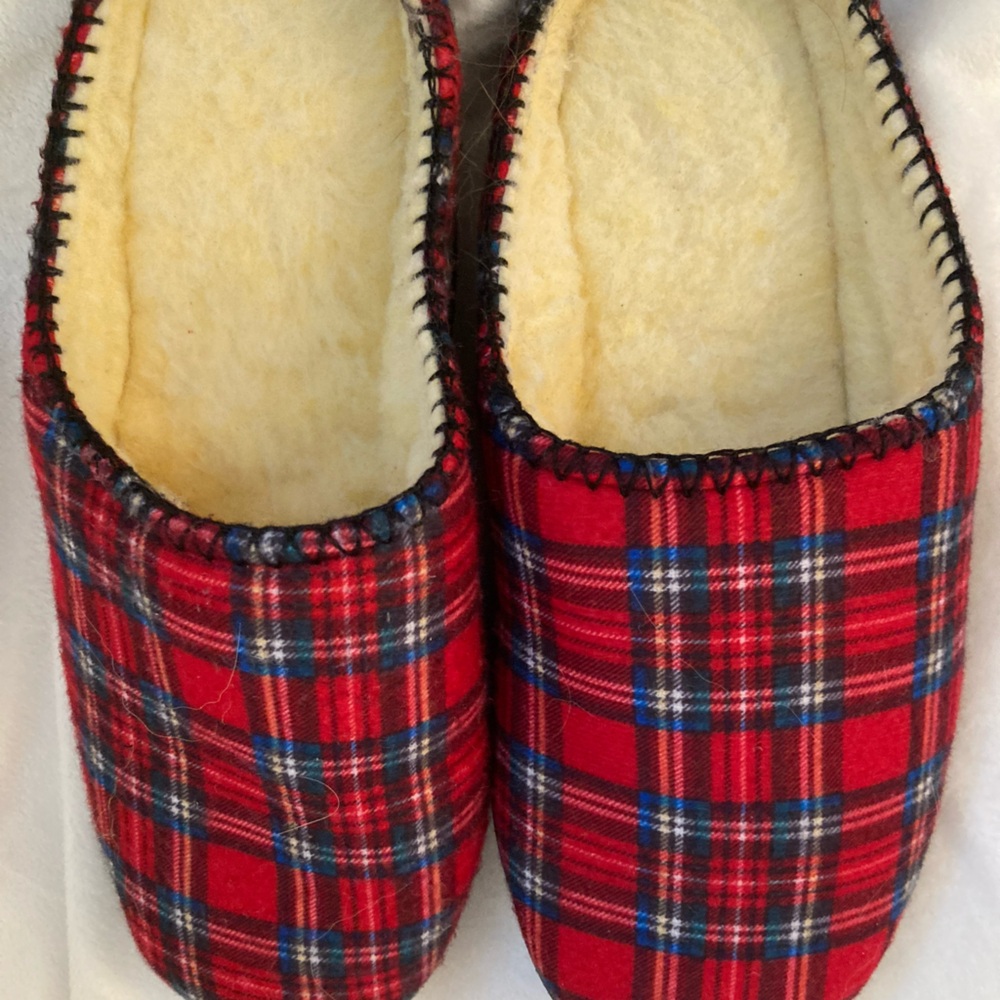 PRETTY IN PLAID SLIPPERS